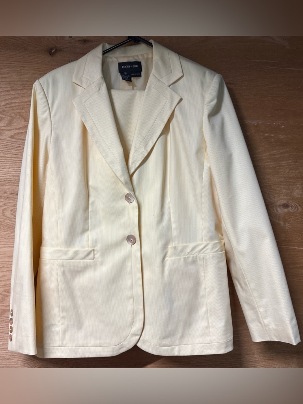 FOCUS 2000 Pale Yellow Women's Tailored Blazer